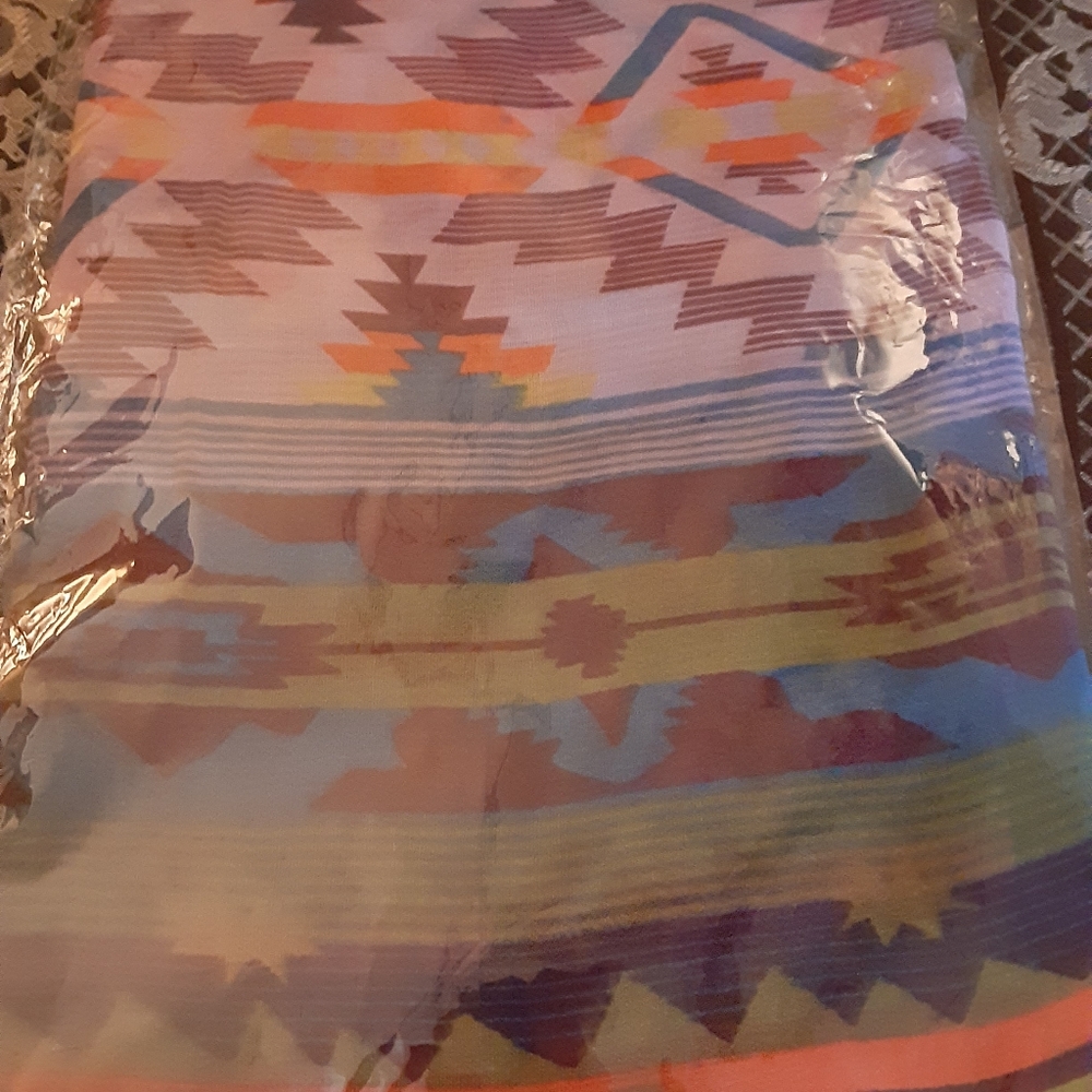 *Sale* Infinity Scarf - Picture 4 of 4
